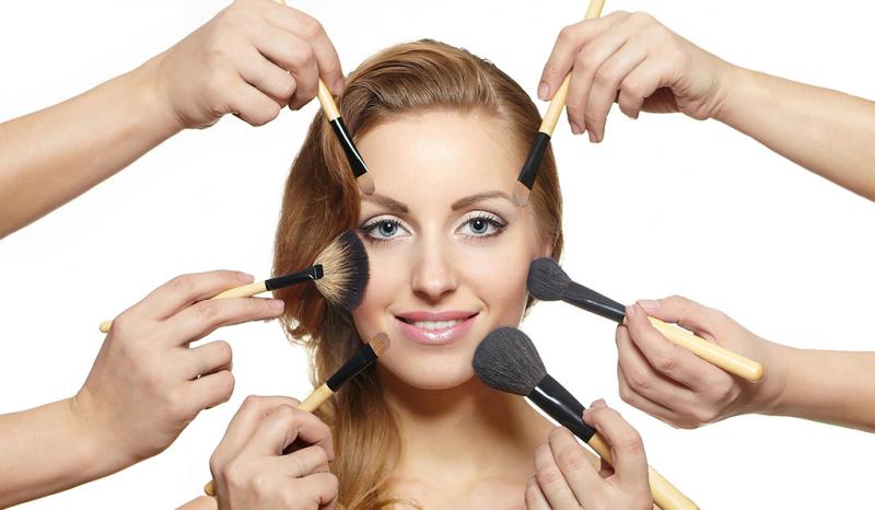 Ahora es tendencia el ´Strobing´, la nueva técnica de maquillaje opuesta al  contouring